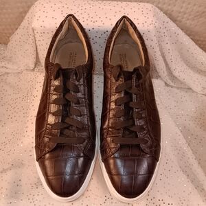 Halogen Atlantic-pacific brown croc embossed shoes.